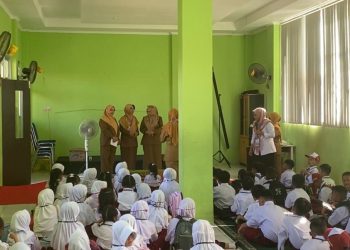 Kepala Dinas Pendidikan Meninjau Kegiatan MPLS di Beberapa Sekolah di Tanjung Redeb