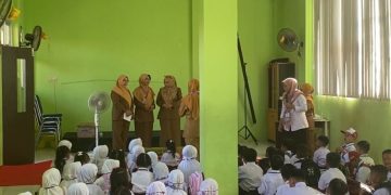 Kepala Dinas Pendidikan Meninjau Kegiatan MPLS di Beberapa Sekolah di Tanjung Redeb