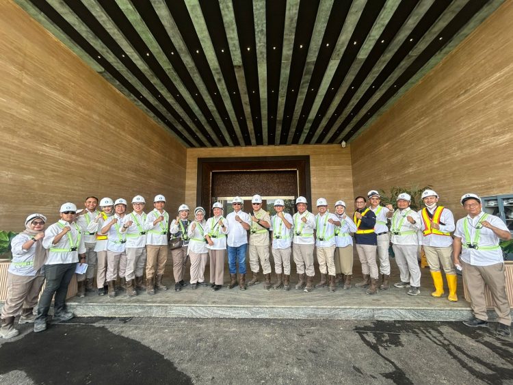 Polsek Sepaku Kawal Kunjungan Kerja Anggota Dewan Gubernur Bank Indonesia di Ibukota Nusantara