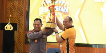 Penghargaan Kapolri untuk Jakarta Bhayangkara Presisi dan Popsivo Polwan atas prestasi di Proliga 2024