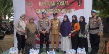 Kadivpropam Mabes Polri Bersama Jajaran Polda Kaltim Salurkan Bantuan Sosial 