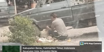 Oknum Warga Terang-Terangan Ngetap BBM Di Pinggir Jalan, Tanpa Rasa Takut dengan Aparat Penegak Hukum