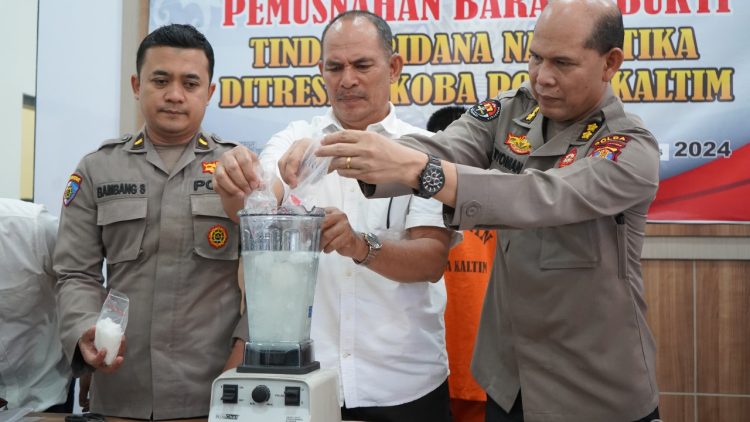 Selamatkan Generasi Muda, Ditresnarkoba Polda Kaltim Musnahkan Sabu dan Ekstasi
