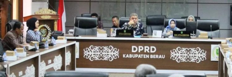 Anggota DPRD Terpilih Menggelar Rapat Silatuhrahmi dan Perkenalan Serta Pembahasan Jadwal Agenda Kegiatan Anggota DPRD Kedepan