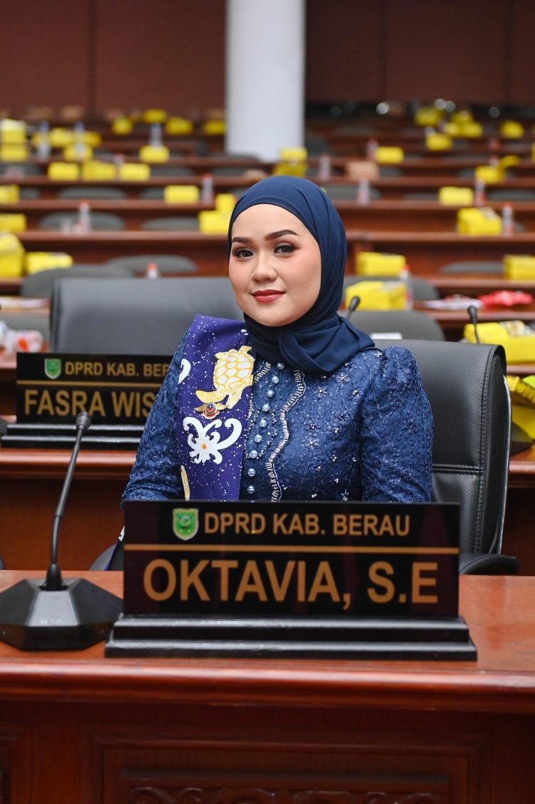 Oktavia.SE, Resmi Di lantik Sebagai Anggota DPRD Kabupaten Berau Periode 2024-2029