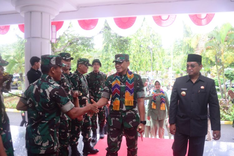 *Sasaran Rampung Semua, TMMD ke-121 Kodim 1003/Hulu Sungai Selatan Ditutup Pangdam VI/Mulawarman*