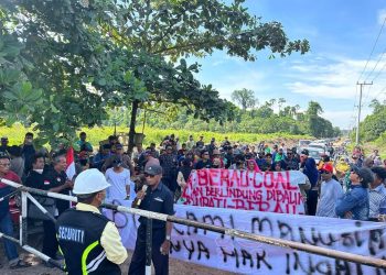 Polres Berau Amankan Aksi Unjuk Rasa Kelompok Tani Tekad Mandiri Sejahtera di Pos Tasuk PT. Berau Coal