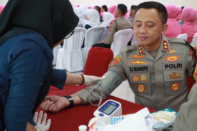 Polres Berau Gelar Bakti Kesehatan Donor Darah Peringati Hari Kesatuan Gerak Bhayangkari Ke-72