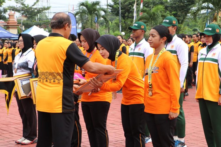 Peringatan Hari Jadi Polwan ke-76 di Polda Kaltim Ditandai dengan Olahraga Bersama