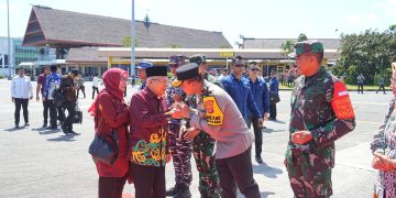 Kapolda Kaltim Hantarkan Presiden RI, Wakil Presiden RI dan Menteri Pertahanan di Bandara VIP SAMS Balikpapan