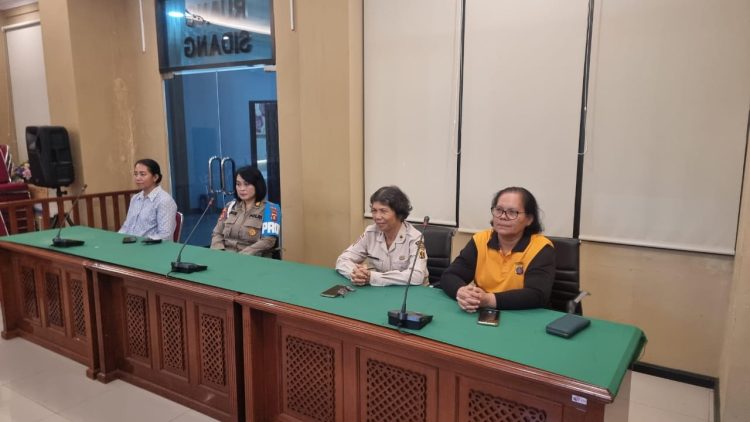 Sesro Provos Divpropam Polri Pimpin Ibadah Nasrani Di Polda Kaltim