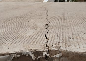 Proyek Jalan Rigid Cor Beton Belum Apa-apa Sudah Retak Dinilai Cacat Mutu. PPK : Diperbaiki Suntik Beton