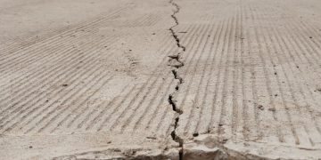 Proyek Jalan Rigid Cor Beton Belum Apa-apa Sudah Retak Dinilai Cacat Mutu. PPK : Diperbaiki Suntik Beton