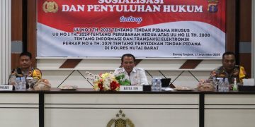 Giat Sosialisasi Dan Penyuluhan Hukum Oleh Bidkum Polda Kaltim Di Polres Kutai Barat