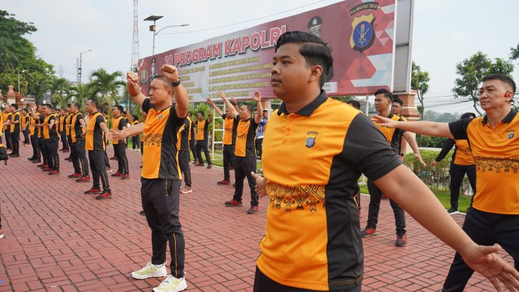 Jumat Sehat, Polda Kaltim Rutin Laksanakan Senam Bersama