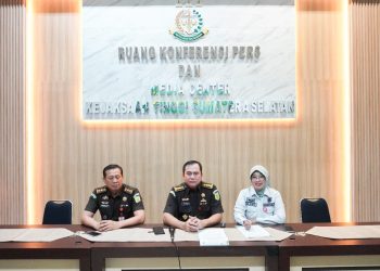 PENETAPAN 3 (TIGA) TERSANGKA DALAM PERKARA DUGAAN TINDAK PIDANA KORUPSI KEGIATAN/PEKERJAAN PEMBANGUNAN PRASARANA KERETA API RINGAN/LIGHT RAIL TRANSIT (LRT) DI PROVINSI SUMATERA SELATAN