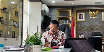 JAM-Pidum Menjadi Penguji  Kelayakan Naskah Disertasi Mahasiswa  Program Doktor Ilmu Hukum UNS Surakarta