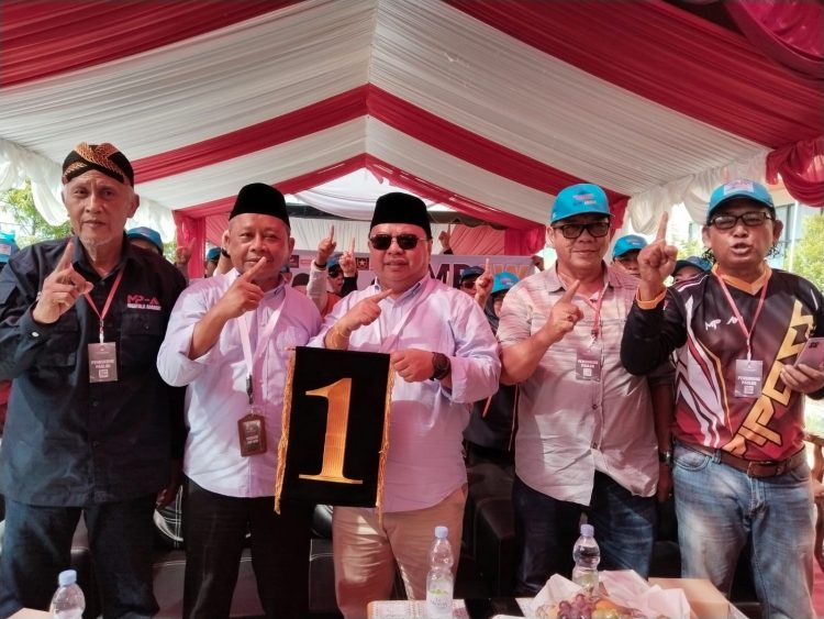 MADRI PANI dan AGUS WAHYUDI Mendapat Nomor Urut 1 (Satu) Relawan Turut Ber- eforia , Sebut Menang, Menang, Menang..!