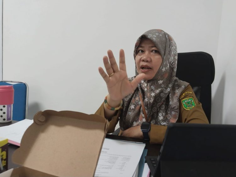 72 Orang Karyawan PT. SMJ Diduga Keracunan Makanan, Lamlay Sarie S.Si, Apt, M.Sc Kadis Kesehatan Berau Meminta Management PT. SMJ Kooperatif Memberikan data Karyawan