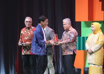 Jaksa Agung ST Burhanuddin  Terima ”Penghargaan Kreatif untuk Keterlibatan  dan Kolaborasi Komunitas” dalam IDeafest 2024