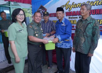 *Kodam VI/Mulawarman Berikan Tali Asih kepada Para Veteran dan Warakawuri dalam Rangka HUT ke-79 TNI*
