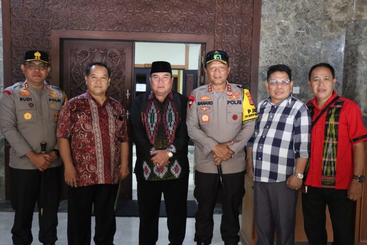 Kapolda Kaltim Diskusikan Strategi Cooling Sistem Jelang Pilgub dan Pilkada 2024 dengan Forkopimda Kutai Barat