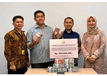 Kejari Kab. Tasikmalaya Setoran Uang Rampasan dan Uang Pengganti Dari Perkara Tindak Pidana Korupsi Sebesar Rp. 954.000.000,- Ke Kas Negara