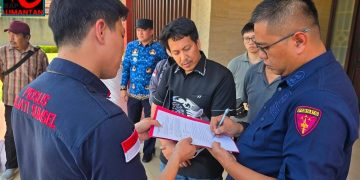 KEJATI SUMSEL SITA ASET YAYASAN BATANG HARI SEMBILAN  DI JALAN MAYOR RUSLAN PALEMBANG