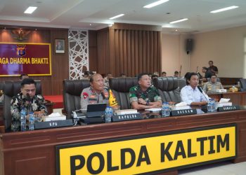 Dipimpin Kapolri, Kapolda Kaltim Hadiri Vicon Pengamanan Pemungutan dan Penghitungan Suara Pilkada Serentak 2024