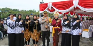 Kapolresta Balikpapan, Hadiri Perayaan Peringatan Hari Guru Nasional 2024.