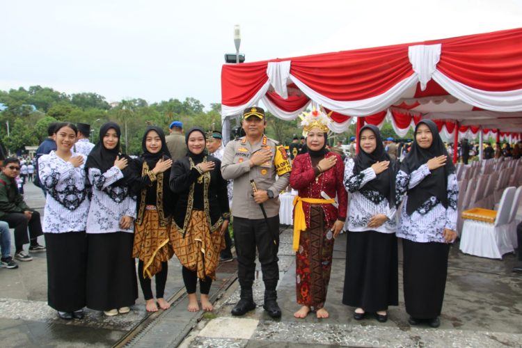 Kapolresta Balikpapan, Hadiri Perayaan Peringatan Hari Guru Nasional 2024.
