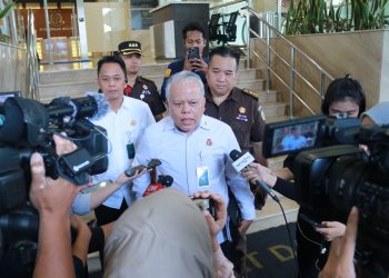 Wakil Ketua Komisi III DPR RI  Melakukan Pengecekan Peralatan Intelijen  Pada JAM INTELIJEN Kejaksaan Agung