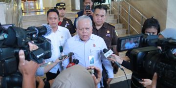 Wakil Ketua Komisi III DPR RI  Melakukan Pengecekan Peralatan Intelijen  Pada JAM INTELIJEN Kejaksaan Agung