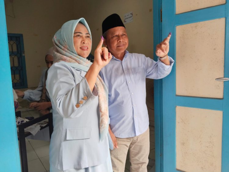 Madri Pani- Agus Wahyudi Paslon No 1 unggul Telak 95 ℅ di TPS 005 Teluk Bayur Kandang AW