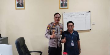 Tim Media Derap Kalimantan Silaturahmi dengan AKP Satria Kapolsek Muara Wahau 