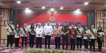 Jaksa Agung Dukung Edukasi Hukum Sejak Dini  Saat Terima Kunjungan Duta Pelajar Sadar Hukum  Kalimantan Timur 2024
