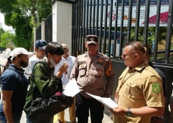 Tuding ketua Dewan Bekingi Bangunan Liar,Mahasiswa Medan adakan aksi Demo di DPRD Medan