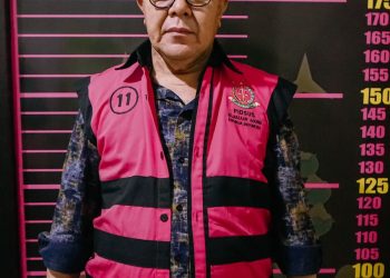 Penyerahan Tersangka dan Barang Bukti (Tahap II)  Terhadap Tersangka ED, HH dan M  dalam Perkara Suap dan/atau Gratifikasi Perkarka Ronald Tannur