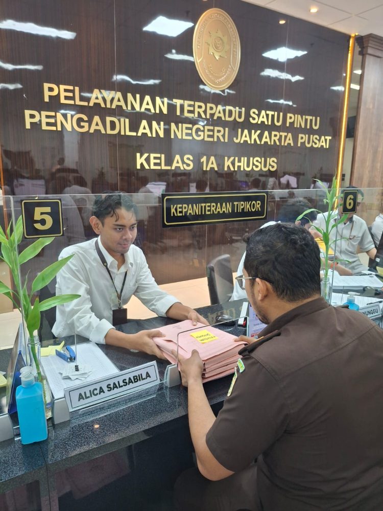 Penuntut Umum Melimpahkan Berkas Perkara  3 (Tiga) Terdakwa Perkara Suap dan/atau  Gratifikasi Ronald Tannur ke PN Tipikor Jakarta Pusat