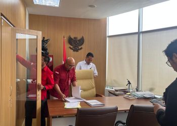 Penyidik Kejati Daerah Khusus Jakarta Geledah Dinas Kebudayaan Provinsi DKI ditemukan ratusan Stempel Palsu