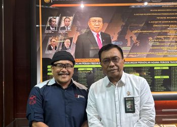 PROF SUTAN NASOMAL KLIEM WAJAR PARA HAKIM MENUNTUT KENAIKAN GAJI !!