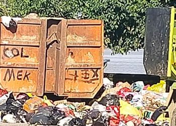 Tumpukan Sampah di Ruas Jalan Protokol Pulau Sambit Semakin Menjadi jadi Lingkungan Masyarakat Sekitar Terganggu. 