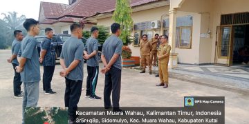 Camat Muara Wahau Pimpin Apel Pagi, di Hadiri Oleh Staf Serta Pegawai Kecamatan