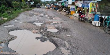 Jalan Poros Tumbit Melayu Rusak Parah, Warga Mengeluh dan Minta Perhatian Pemda Berau