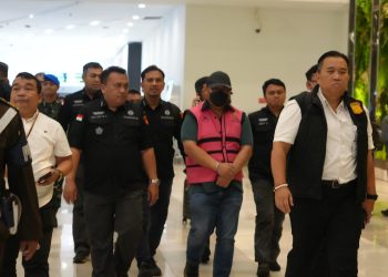 Penahanan Tersangka HAT Terkait Kasus Impor Gula Tahun 2015-2016