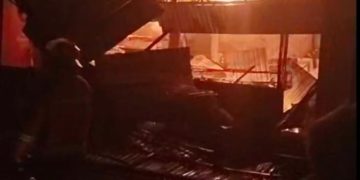 Berau Kembali Dilanda Kebakaran, Diperkirakan Lima Rumah Hangus Terbakar dalam Insiden di Simpang Lampu Merah KM 5