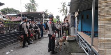 Kerahkan Unit K-9, Polda NTB Gerebek Kampung Narkoba dan Amankan 29,72 Gram Sabu