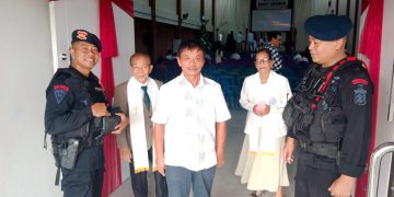 Batalyon A Brimob Kaltim Laksanakan Patroli Dialogis Jamin Keamanan Ibadah Gereja