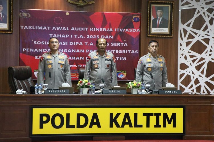 Polda Kaltim Gelar Taklimat Awal Audit Kinerja Dalam Rangka Sosialisasi DIPA T.A 2025 dan Penandatanganan Pakta Integritas