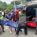 Brimob Polda Kaltim Sigap Evakuasi Korban Kecelakaan di Jl. Marsma Iswahyudi Balikpapan